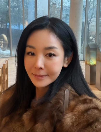"이렇게 앉으면 뱃살 쏙"… 52세 김세아, 20대 몸매 유지하는 '자세 하나'의 반전