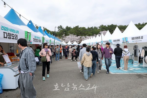 “돈이 지역 안에서 돌았다” 28만 명 방문객 기록한 영암왕인문화축제, ‘지역순환경제’ 실현한 경제축제로..