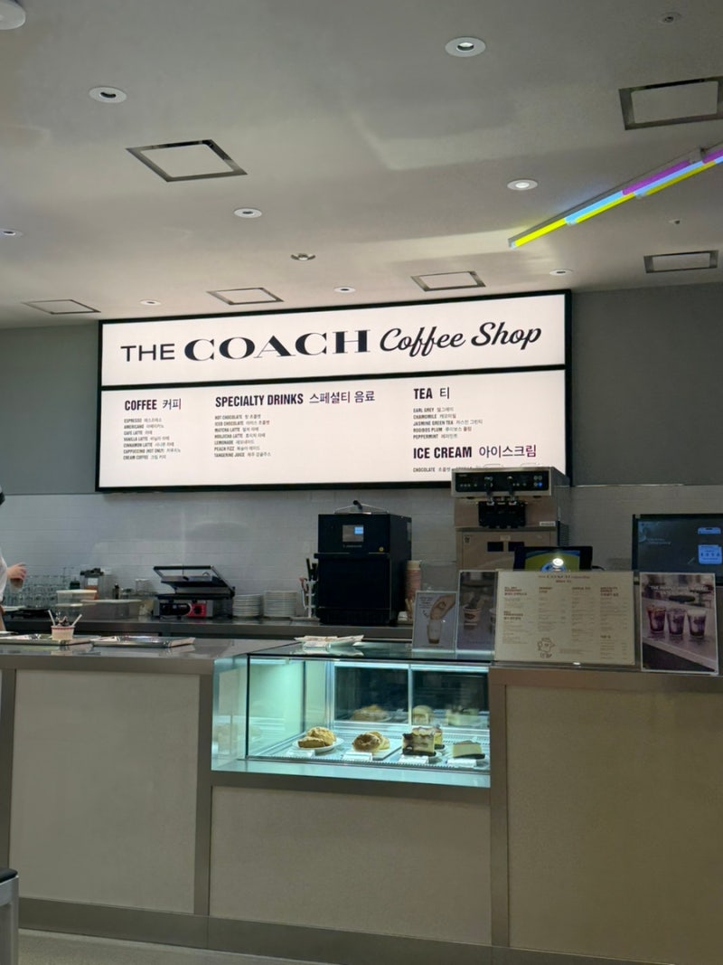 인천 롯데백화점 코치 COACH 커피숍 코치 카드지갑