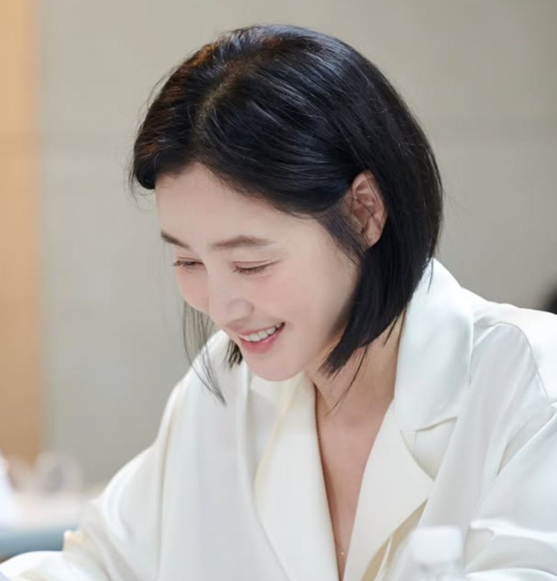 김성령 헤어 변천사 총정리 59세에도 이 비주얼 단발 스타일 자기관리 비결까지