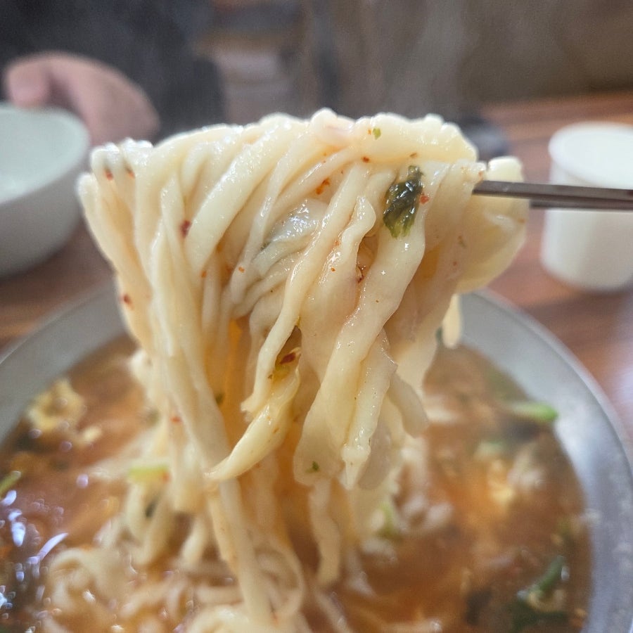 원산밀면 소문난손칼국수 사진 1