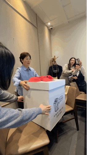 부모님 환갑파티 용품 추천 : 현수막 / 케이크 / 풍선 / 꽃다발 / 용돈박스