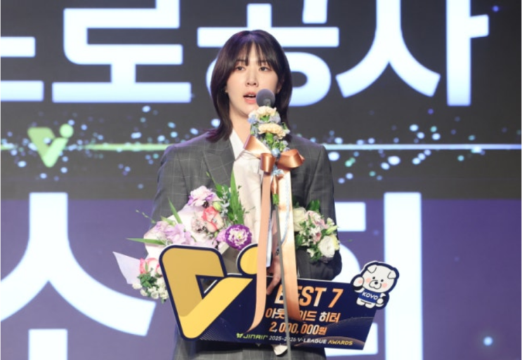  "누군가에겐 공놀이일 뿐이라도"... 정치 외압에 맞서 강소휘가 끝내 지켜낸 이름 '김종민'