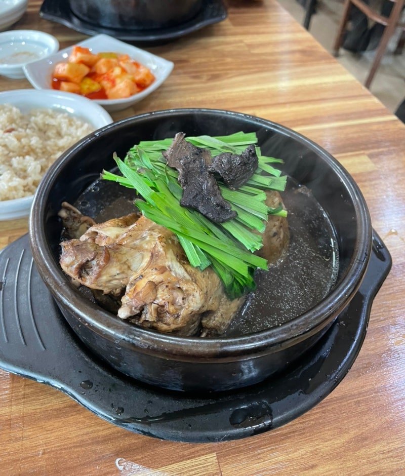 파주 삼계탕 맛집 건강한 한끼 식사 ‘나능이능이버섯백숙’