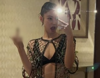  제니, 손가락 논란 또 반복 어디 장례식장도 아닌데 왜들 그러냐