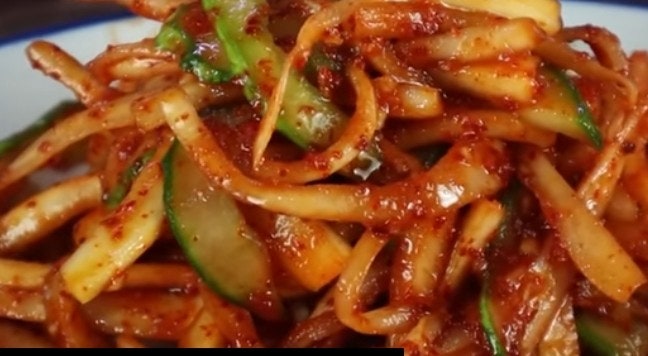 도라지무침 황금레시피, 쓴맛 제거부터 아삭한 식감 살리는 비법까지