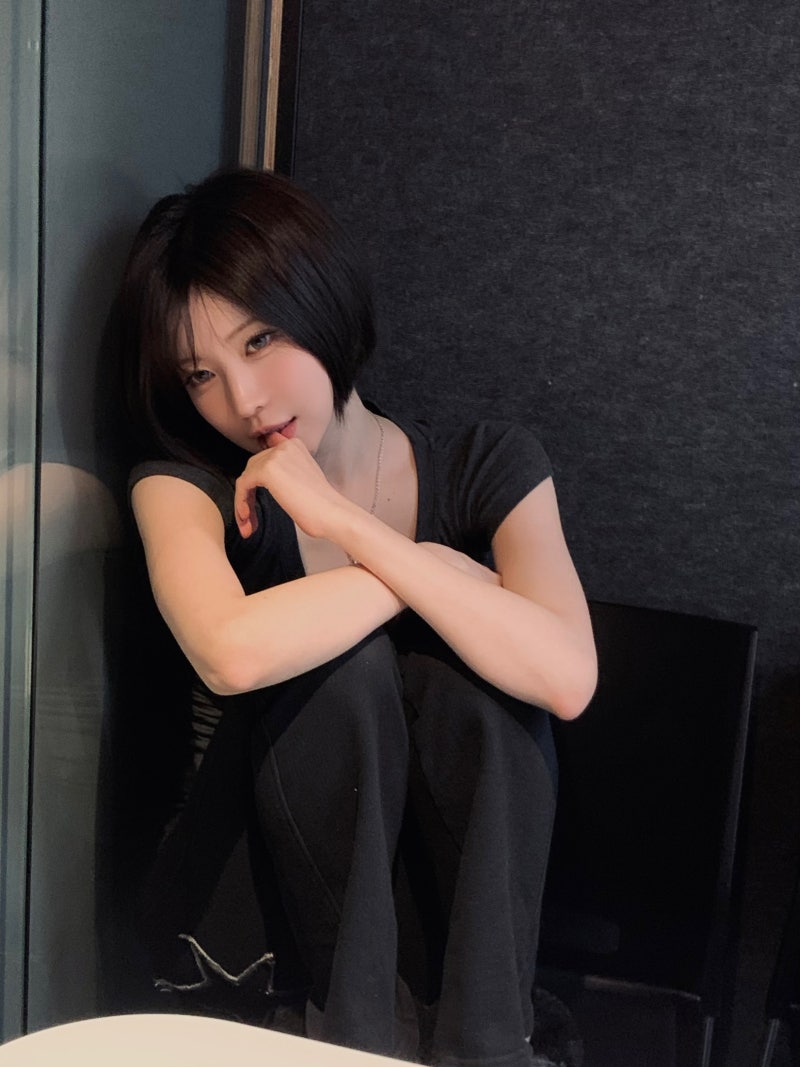 260415~ 베이비몬스터 아사 위버스/ 인스타그램