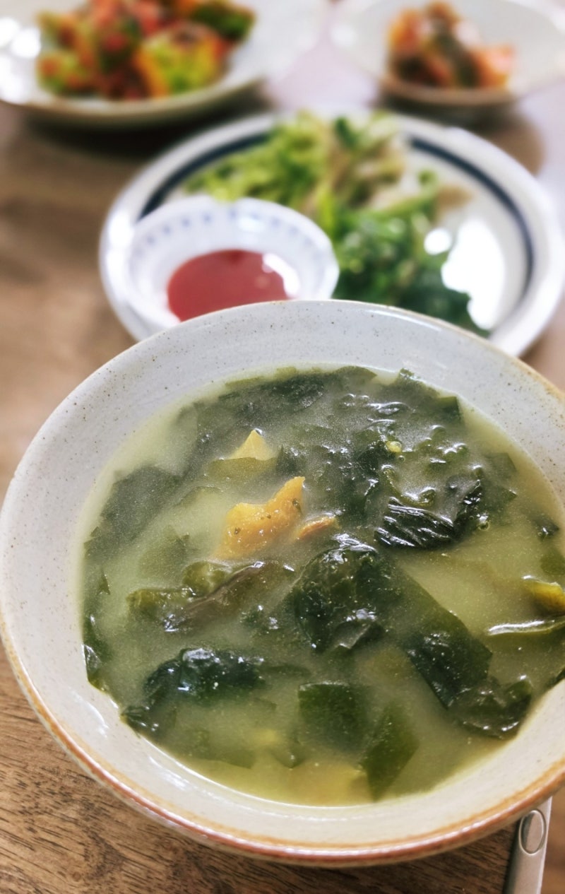 재료가 좋아 더 깊은 맛, 집에서 끓인 황태 들깨 미역국 레시피
