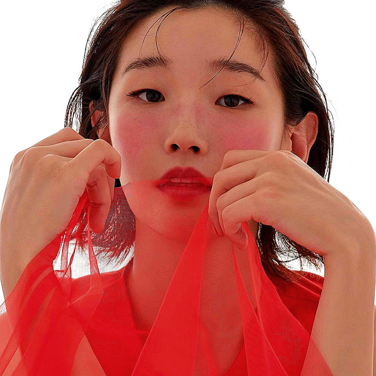 <b>갑상샘암</b> 완치 후 글로벌 섭렵... 발탁된 <b>박소담</b>의 놀라운... 