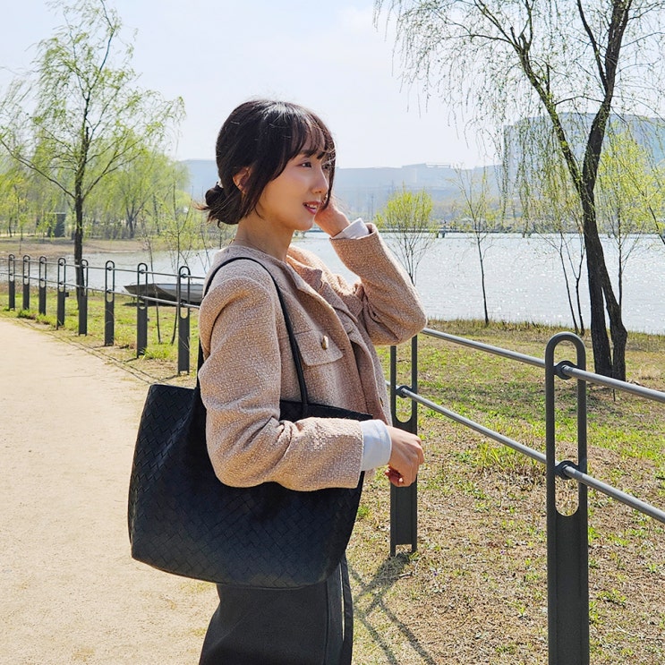  요즘 유행하는 무드의 여성숄더백, 지젤백 프리모 위빙 숄더백 후기
