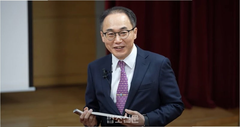 이원석 전 총장, '정치 검찰' 프레임에 정면 반박: '문재인 정부 잔여 사건' 진실 규명