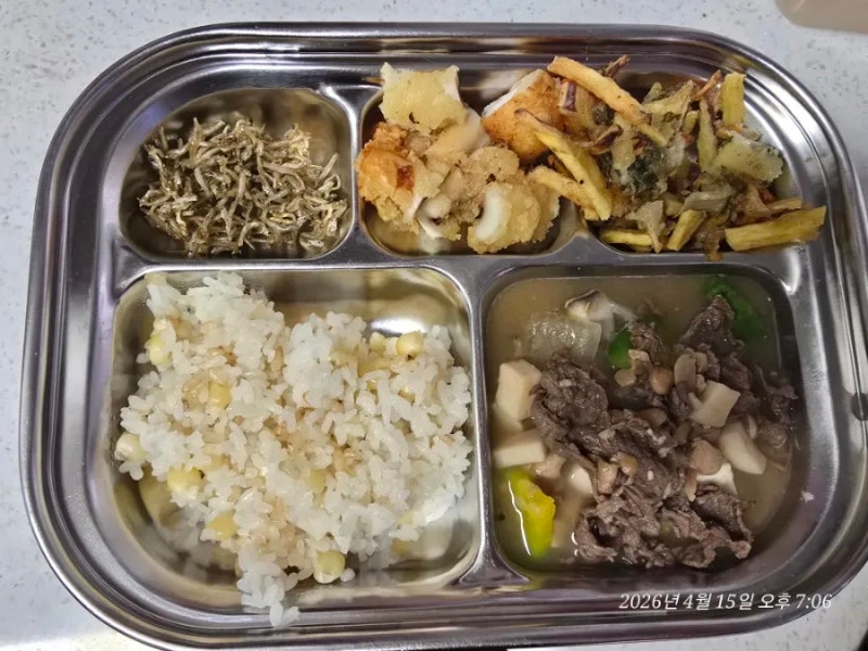 김치 없이도 맛있다! 아이도 잘 먹는 소고기 청국장 레시피 (안 매운 버전)