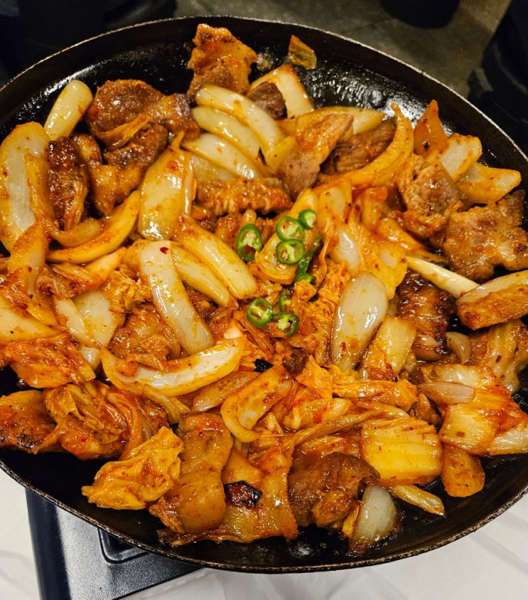  안산 중앙역 고깃집 돼지김치구이 전문 모임 맛집 정통집 안산중앙점