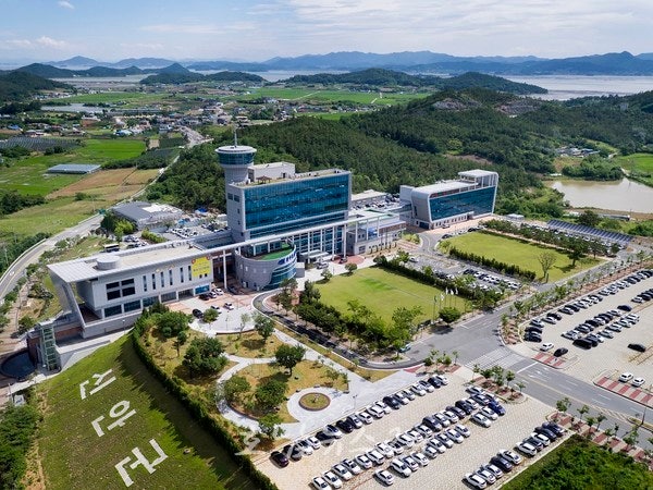  신안군, 신규 공중보건의사 36명 배치 완료..5개 섬 지역 24시간 진료 체계 구축