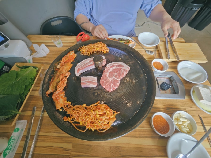 싹쓰리솥뚜껑김치삼겹살 신곡1동점 사진 6