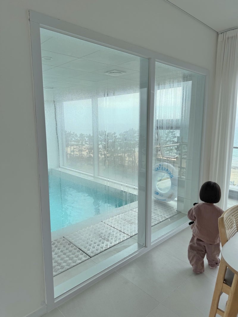 Honest Review of Daecheon I-Ocean Pool Villa Suite Room (Room 402): Recommended for Family Trips with Heated Pool and Ocean View
