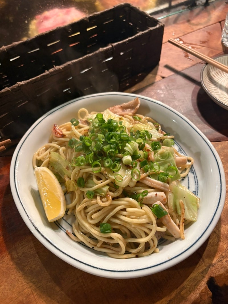 오사카 난바 오꼬노미야끼 소금소바 맛집 술집 Moegi