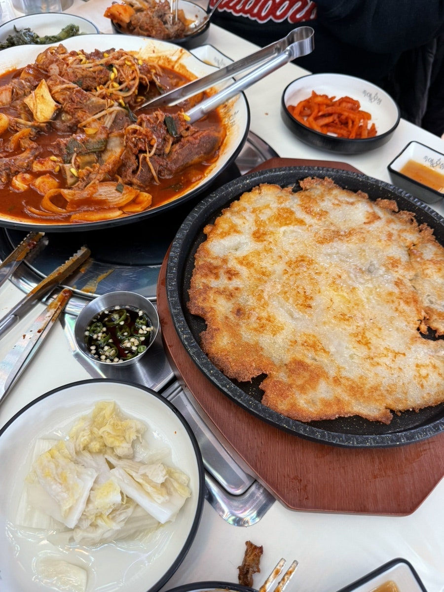 족발야시장&무청감자탕 용산본점 사진 1