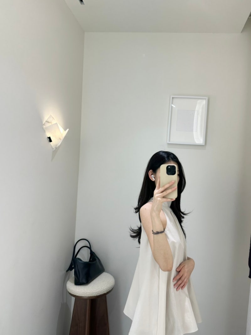 SIE | 시에 벨린 홀터넥 타이 블라우스•리즐링 시어 가디건 에보니 브라운•보브가디건 피팅....