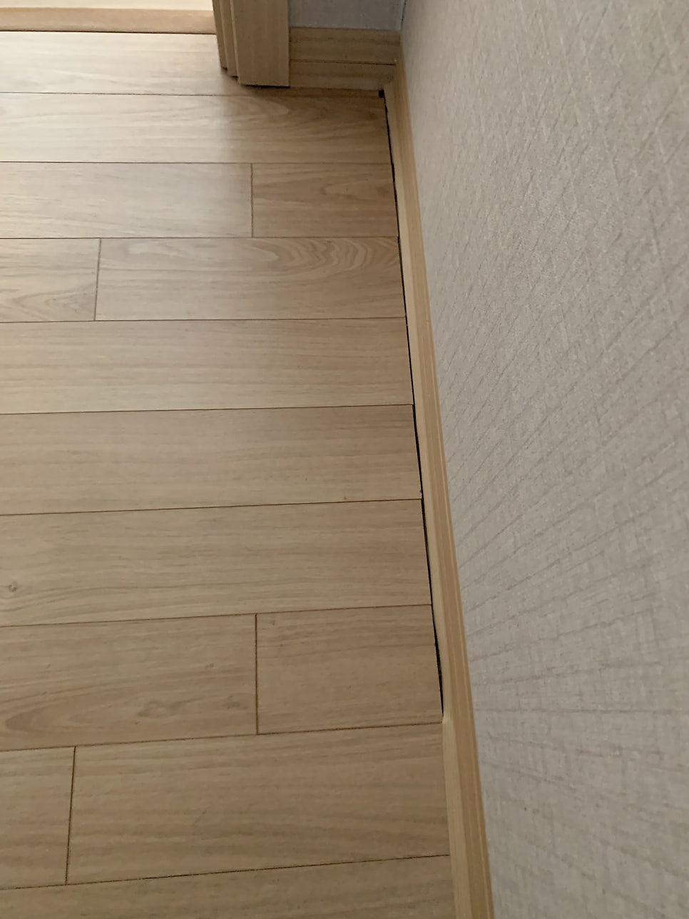 천안 아산 강화마루 틈새 벌어짐 보수 시공기