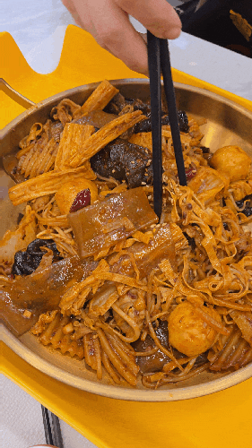  [홍대 마라샹궈] 뻔한 국물 대신 찐 불맛으로 승부하는 홍대입구역 맛집, 조씨야보 마라샤오반 (feat.토마토소고기쌀국수)