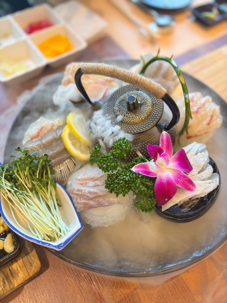  [청주 근본 맛집] 안개 속에서 등장하는 회?! ️ 오창 '삼경' 본점, 역대급 퍼포먼스에 입이 떡!