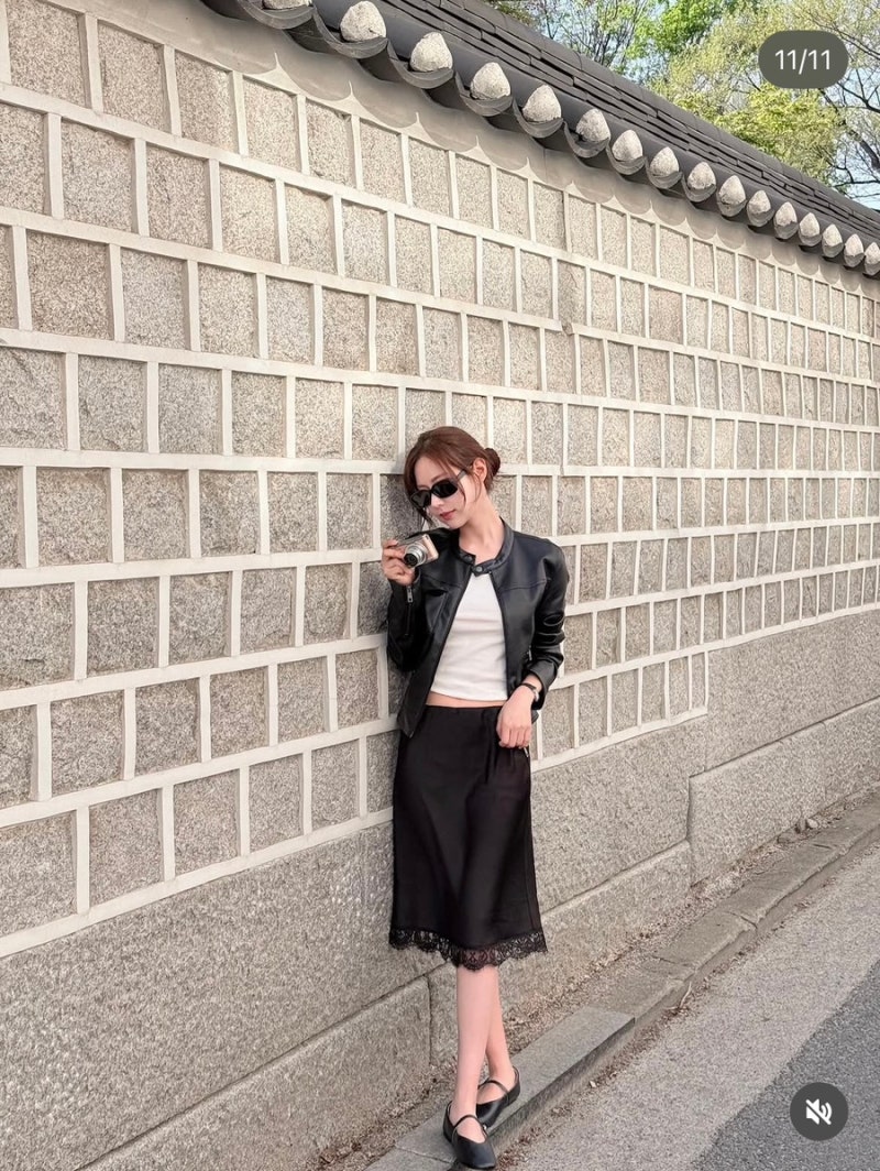 배우 신슬기 인스타 일상 사복 여자 봄 새틴스커트 코디 스타일 추천