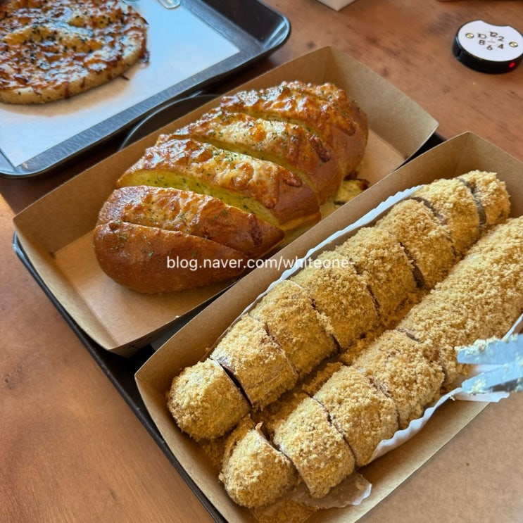  [경산/압량/행운의시간] 명절 가족 나들이 추천! 주차 편하고 빵이 맛있는 대형 베이커리 카페 