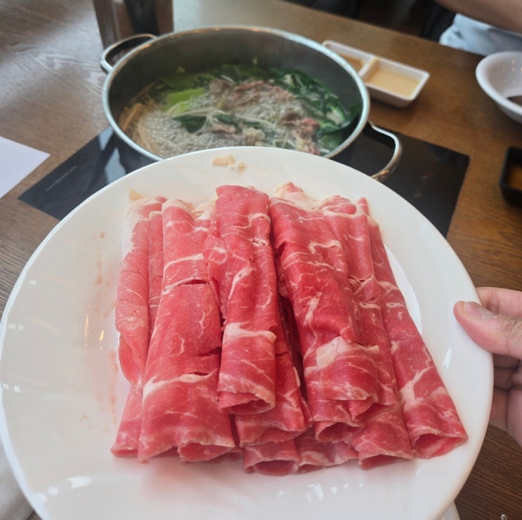 [미아사거리역 맛집] 편견을 깨버린 소고기 퀄리티, 메리킹 서울북부점 무한리필 샤브샤브 솔직 후기