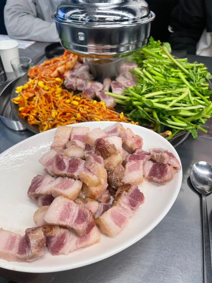  군산 할매솥뚜껑삼겹살 수송동고기집 재방문 잦은 솥뚜껑삼겹살맛집 왕겨초벌구이전문점 군산내돈내산추천 군산수송동술집거리