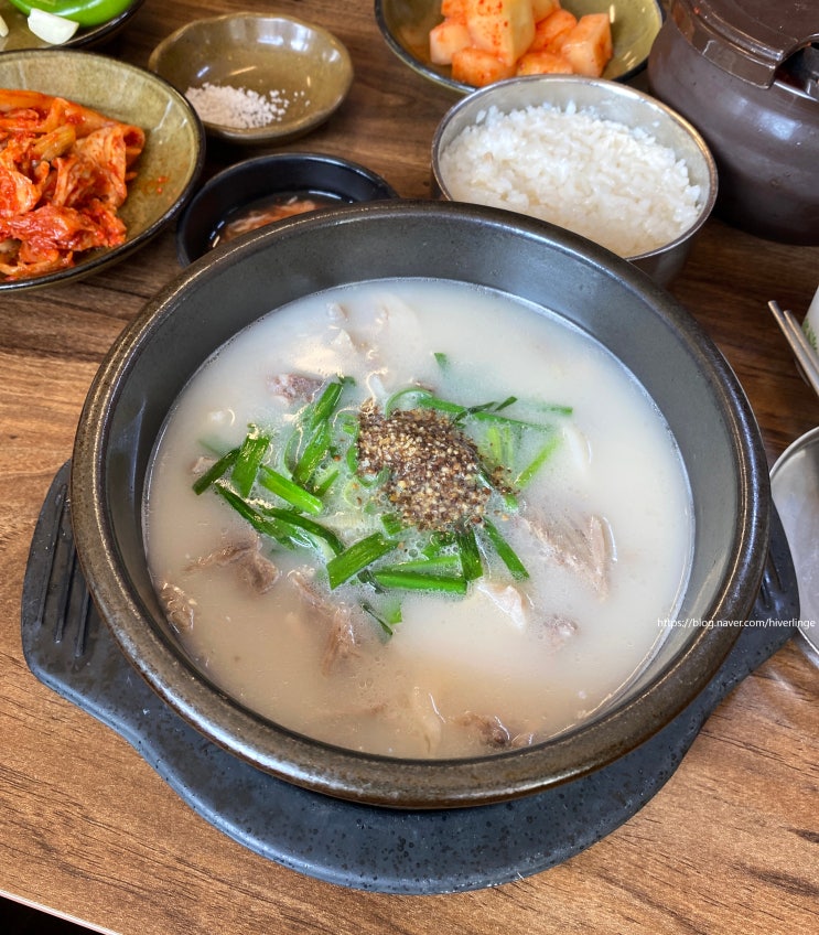  연희동 맛집 백암왕순대 : 깊고 깔끔한 육수가 일품인 30년전통 서울 순대국 맛집 점심 주차가능
