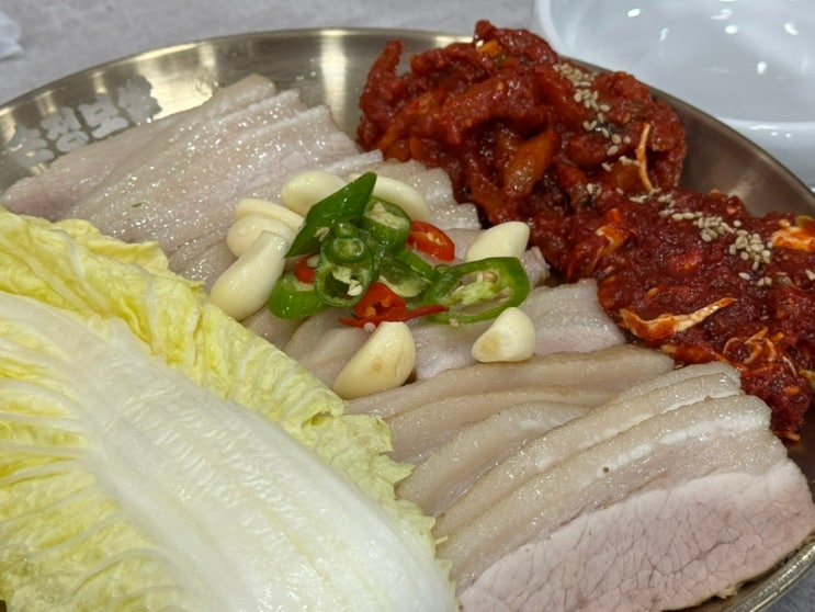  [서울일상] 손정보쌈 신도림점 - 신도림역 인근 새로생긴 보쌈 전문점 손정보쌈! 주말 점심에도 사람이 꽉 찰정도로 맛집으로 소문난 신도림보쌈 전문점! 함께 해물칼국수 즐기기!