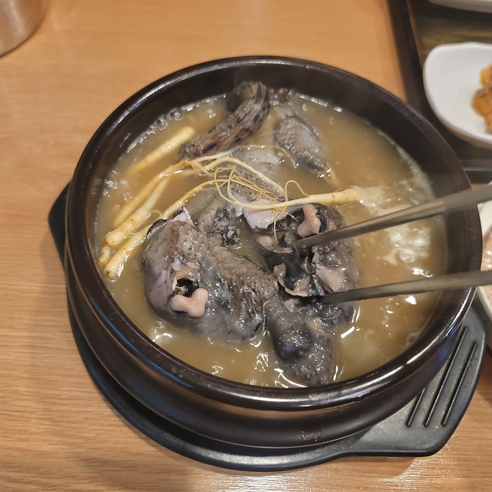 기안말산삼삼계탕 사진 1