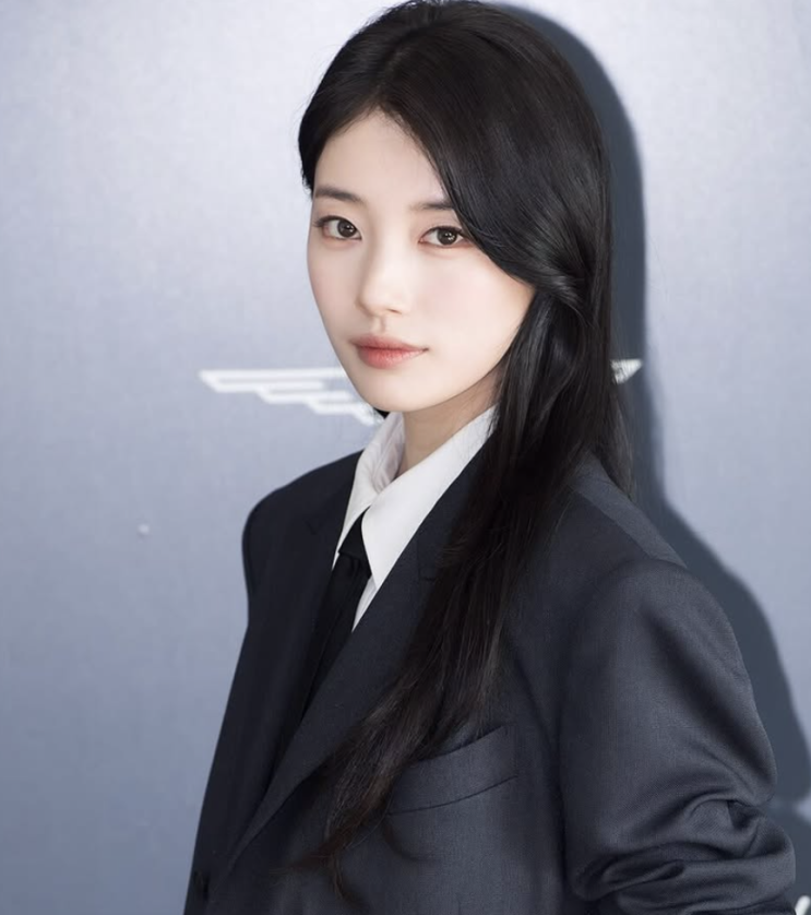  수지머리, 가르마 하나로 분위기 달라졌네