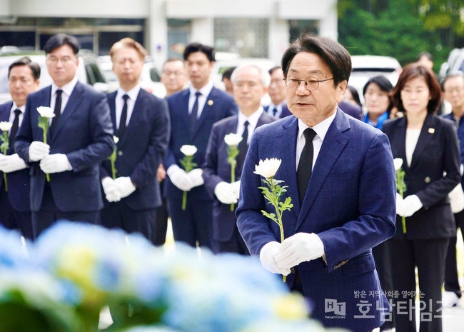 강기정 광주시장 “4·19정신으로 5·18 헌법전문수록 완성”