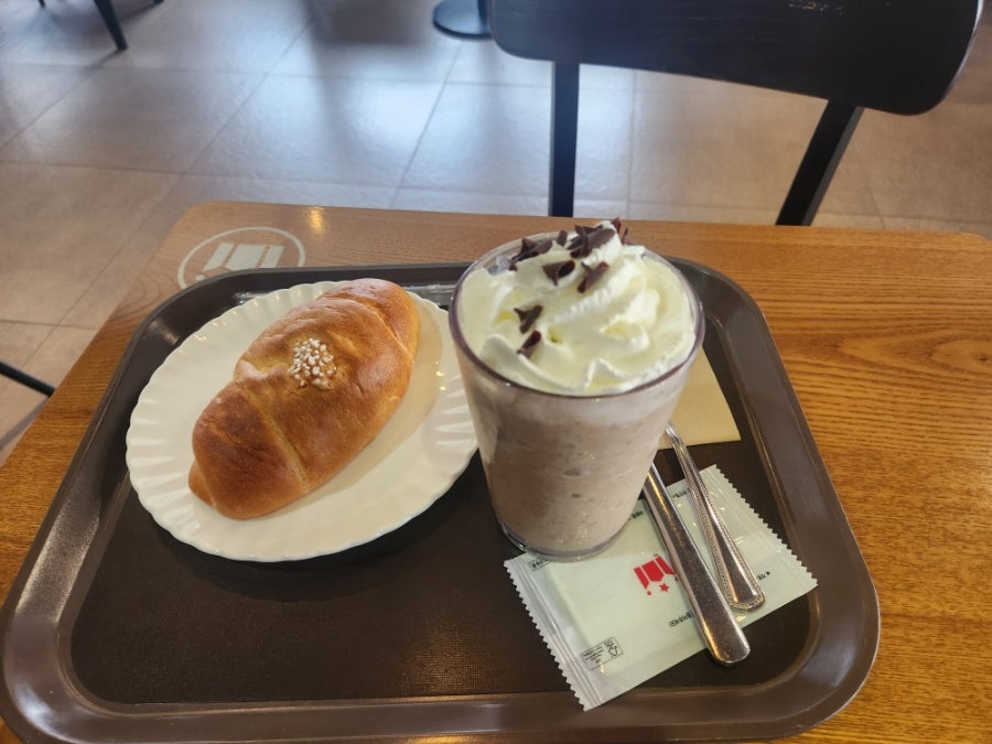 할리스 전북대덕진광장점 사진 5