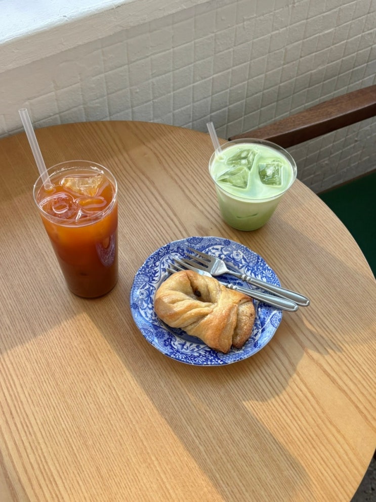  후암동 카페 겸 소품샵 카펫앤스카이 • 유럽풍 감각적인 소품들이 있는 느좋 카페