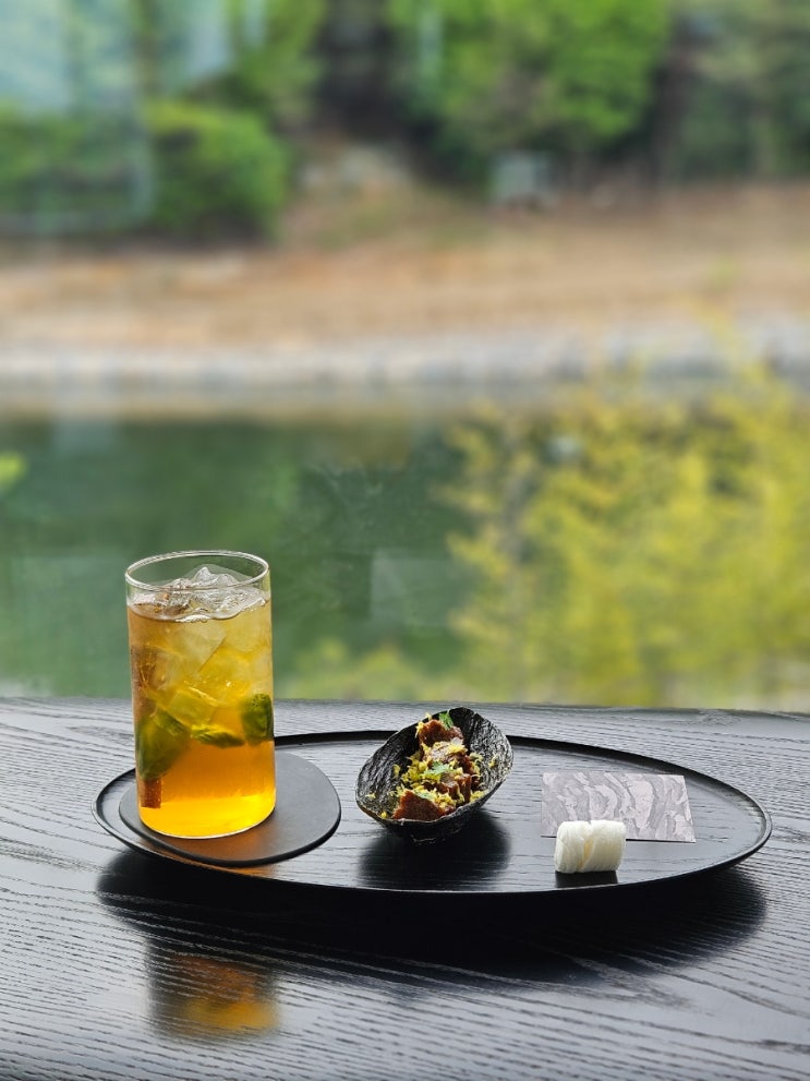  울산 미지의 대형카페 1인 1.8만원 갤러리 카페 힐링 정원 후기 대구근교드라이브