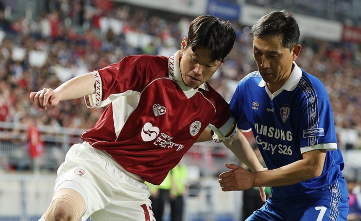  OGFC vs 수원삼성 레전드 매치 3만 8천 명 관중. 박지성 무릎 투혼과 산토스의 결승골