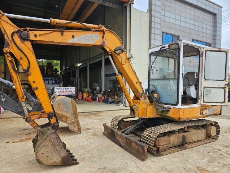  삼성 MX3A 1997년식 02 중고굴삭기