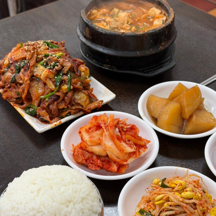  [강서구 우장산역 가성비 한식 맛집] 불향가득한 제육볶음이 맛있는 노포 한식당, 충북식당