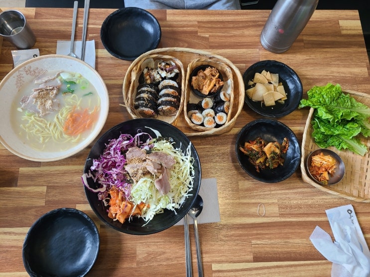  제주도 쇠소깍 반려동물 동반 가능한 가성비 맛집 <제미니국수김밥 서귀포본점>(고기국수, 비빔국수, 제미니김밥)