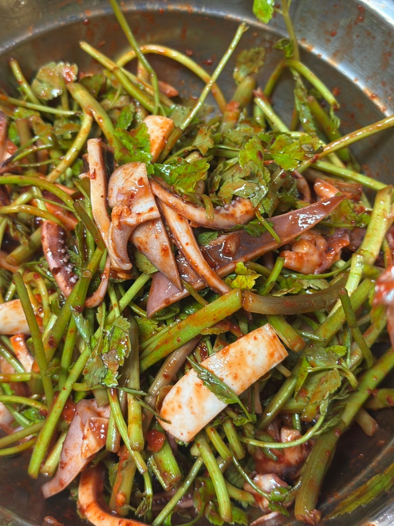 봄 입맛 살리는 오징어미나리초무침 만들기 | 초고추장 황금 레시피, 오징어 데치는 법, 미나....