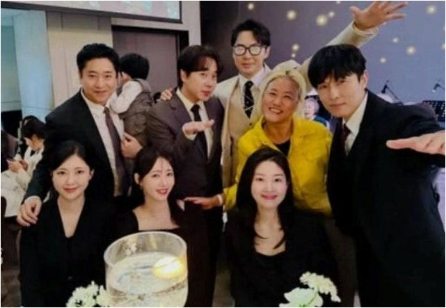 에릭, 두 아이 아빠 된 근황 공개… 민우 결혼식서 포착된 '살찐' 여유