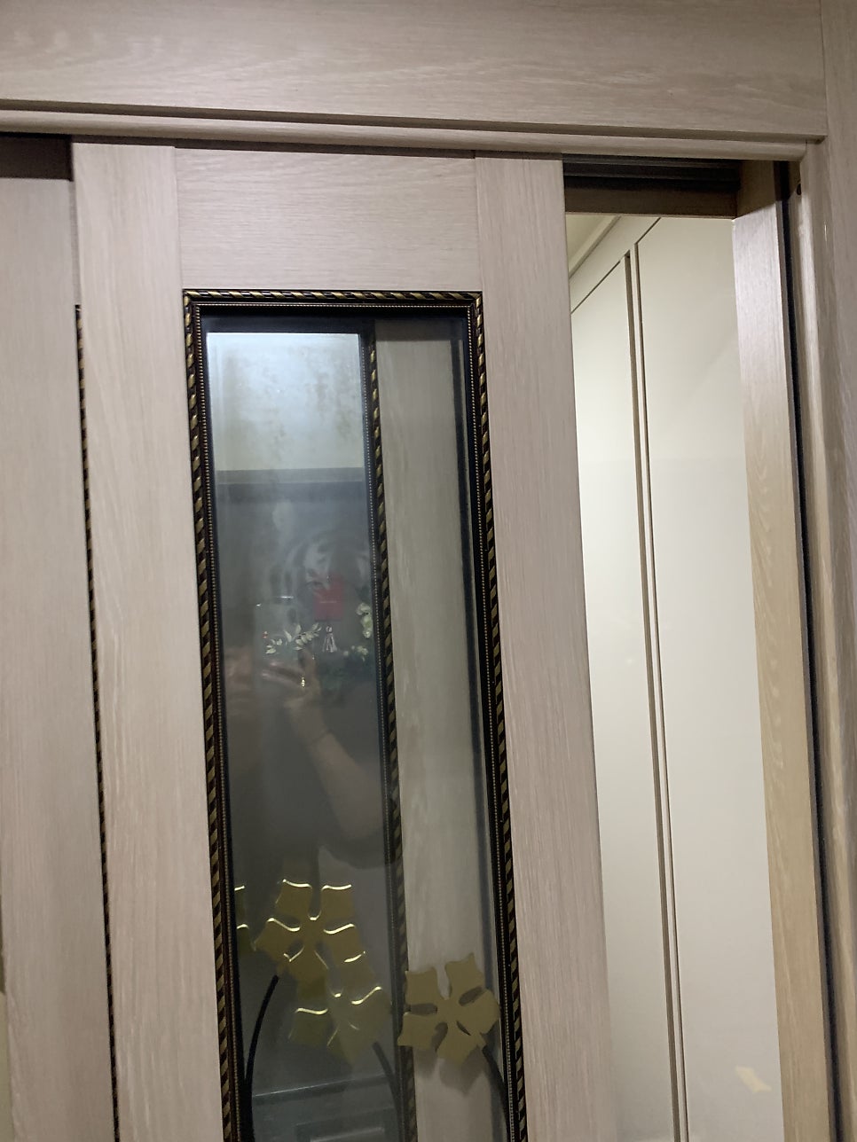 [인천 송도 중문수리] 현관 중문 소음과 쾅 닫힘 문제, 댐퍼 교체로 완벽 해결!