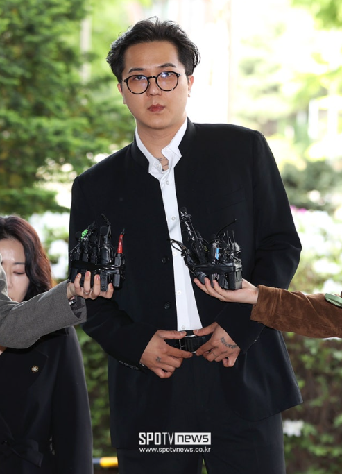 "군대에서 102일 결근.." 위너 송민호에 징역 1년 9개월 구형 소식