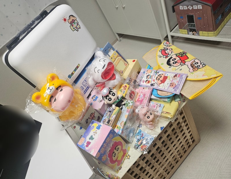 짱구 피규어, 기모노짱구 키링, 짱구 미니 캐리어 레디백, 짱구 식기류, 짱구 문구류, 해녀짱....