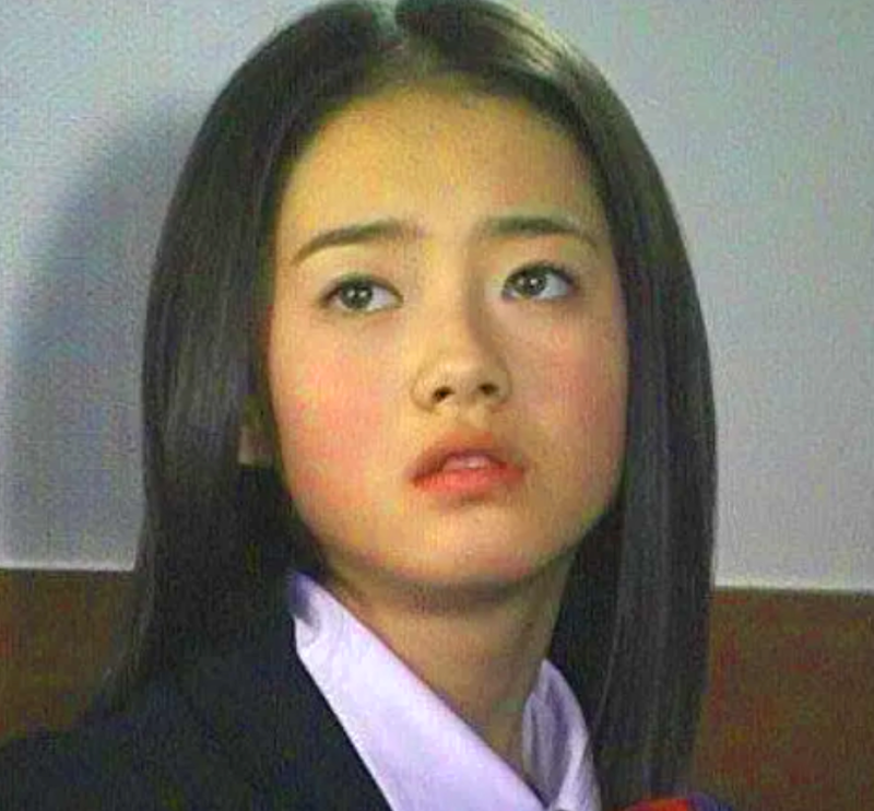 “2층 창문 깨고 올라왔다” 학창시절부터 달랐던 여배우 과거 일화 공개. jpg