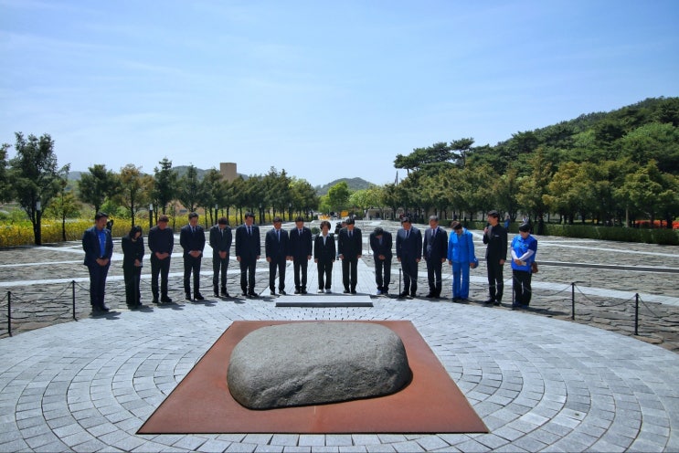 정명근 화성시장 예비후보, 고 노무현 대통령 <b>묘역 참배</b>