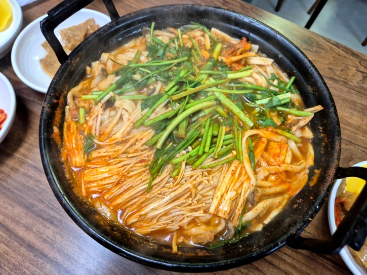  광화문 버섯영양칼국수 단골 후기